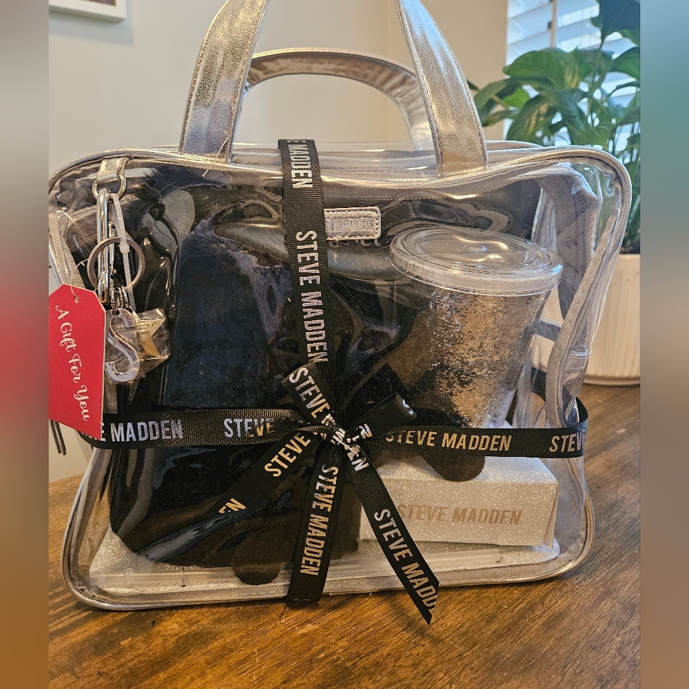 Steve Madden Clear Tote with Accessories Gift Set